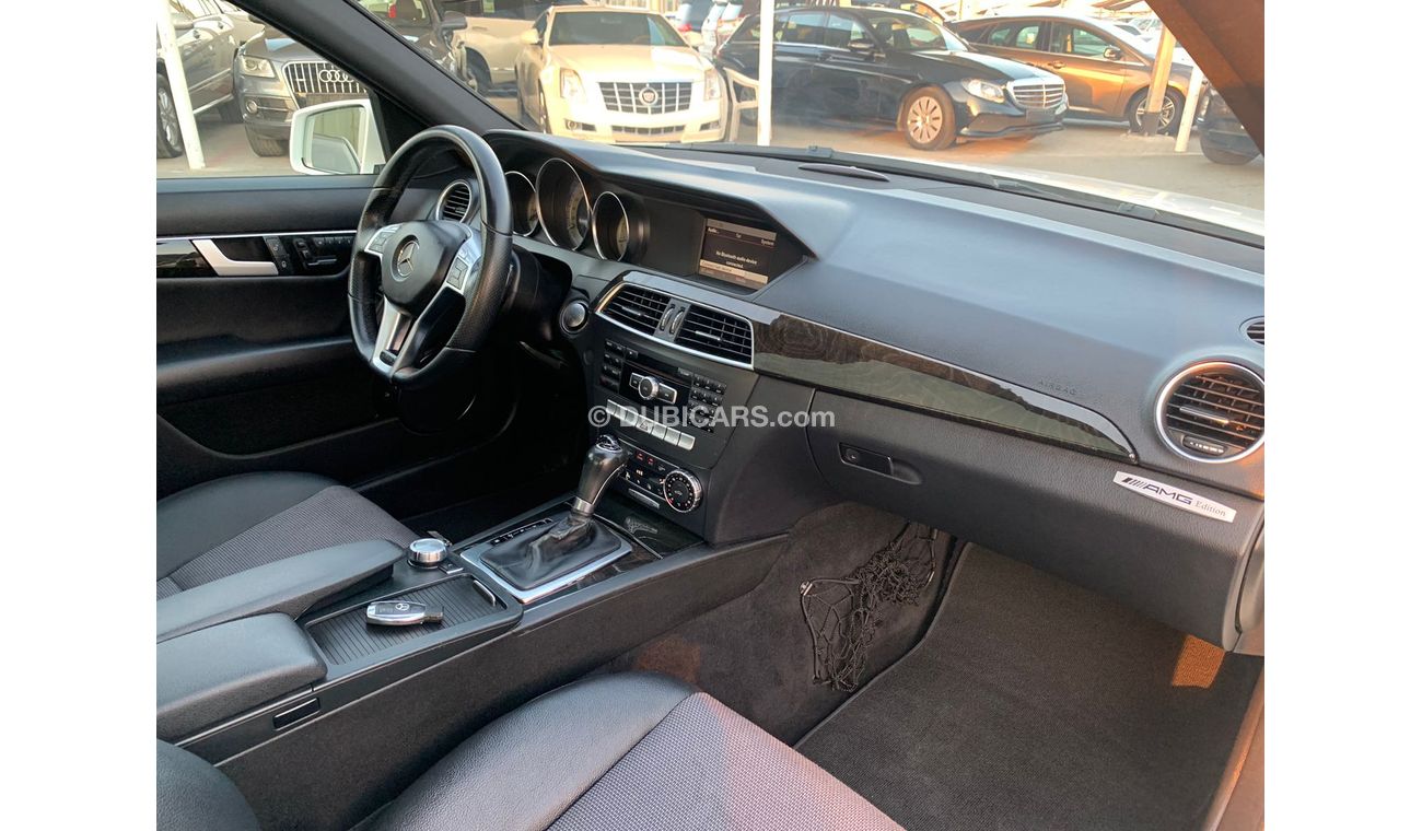 Mercedes-Benz C 200 Mercedes C200_Gcc_2013_Excellent_Condition _Full option