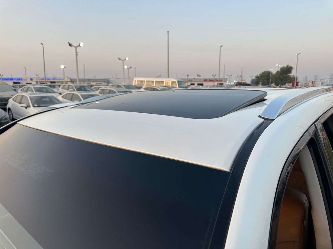 تويوتا لاند كروزر Toyota landcruise 2021Model Engine 4.0 v6 petrol GXR colour white Transmission Automatic Interior.Bl