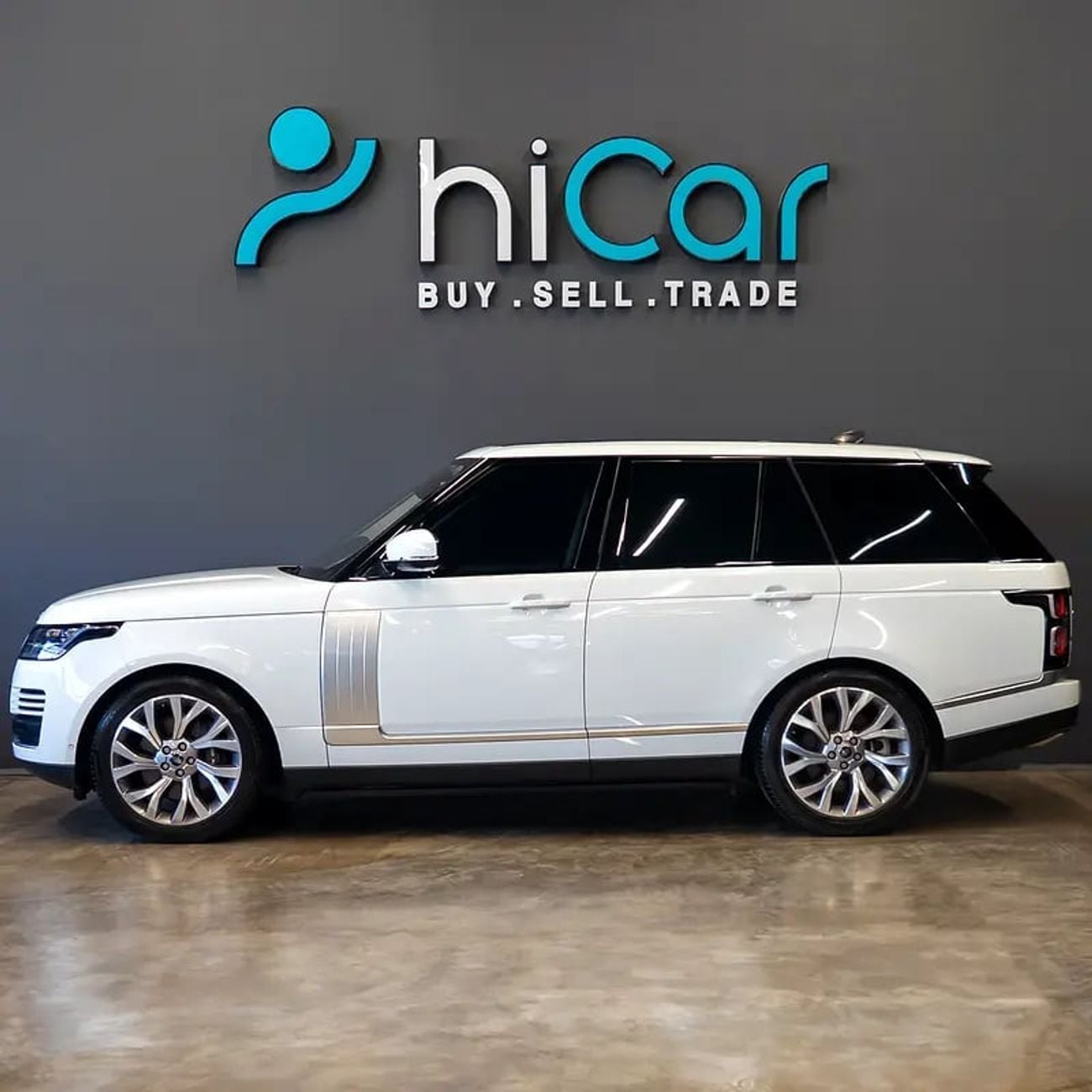 Land Rover Range Rover AED 2,586 p.m • 0% Downpayment • Range Rover Vogue  • 1 Year Warranty