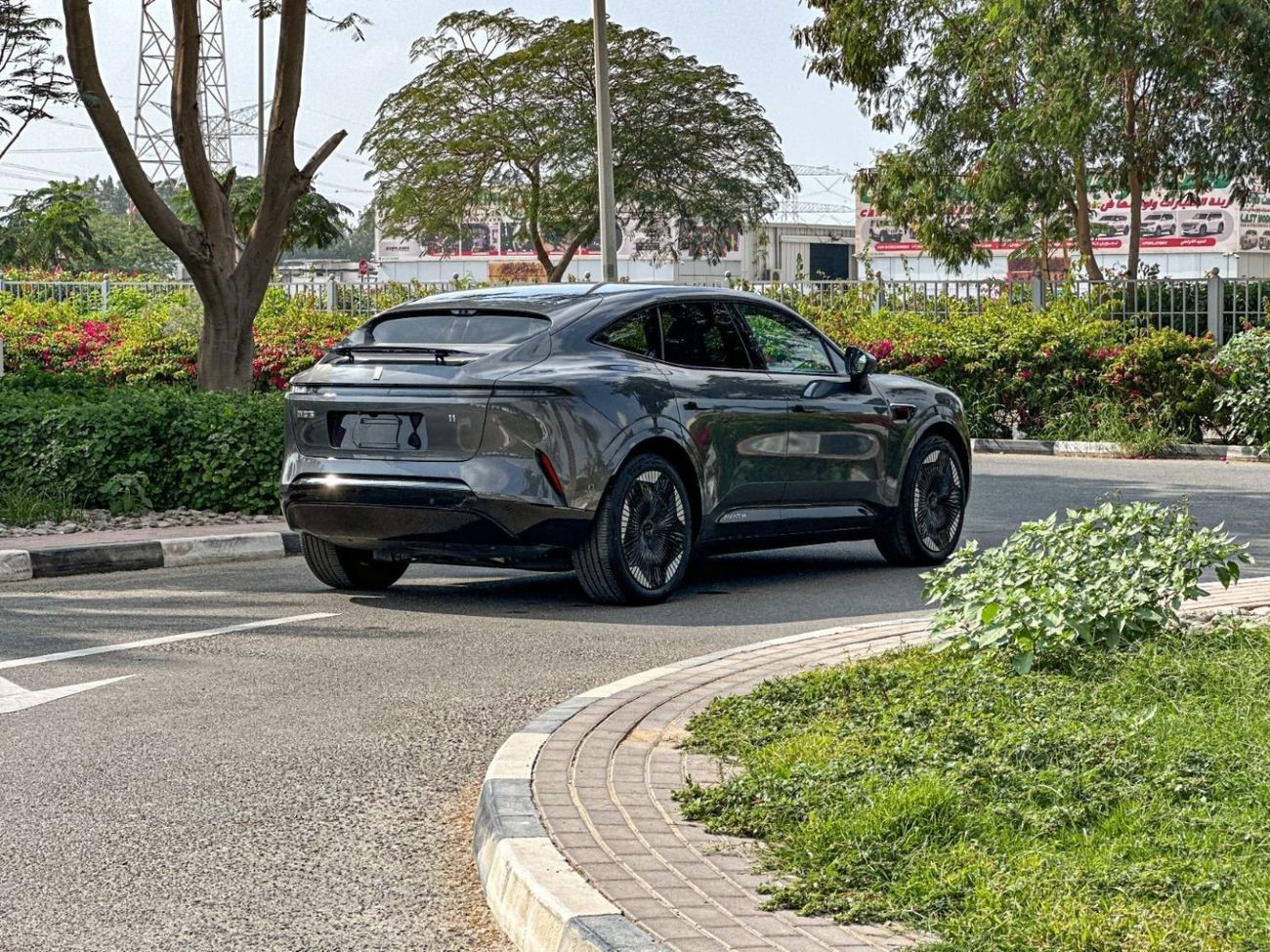 أفاتر 11 Premium AWD USED AVATR 11 DUEL MOTOR / 562HP 2023 4 VIP SEATS / WARRANTY&SERVICE