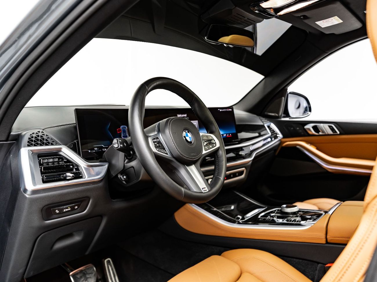 BMW X5 40i xDrive 3.0L 2025 BMW X5 xDrive40i M Sport Pro, BMW Warranty + Service Contract, Low Mileage, GCC