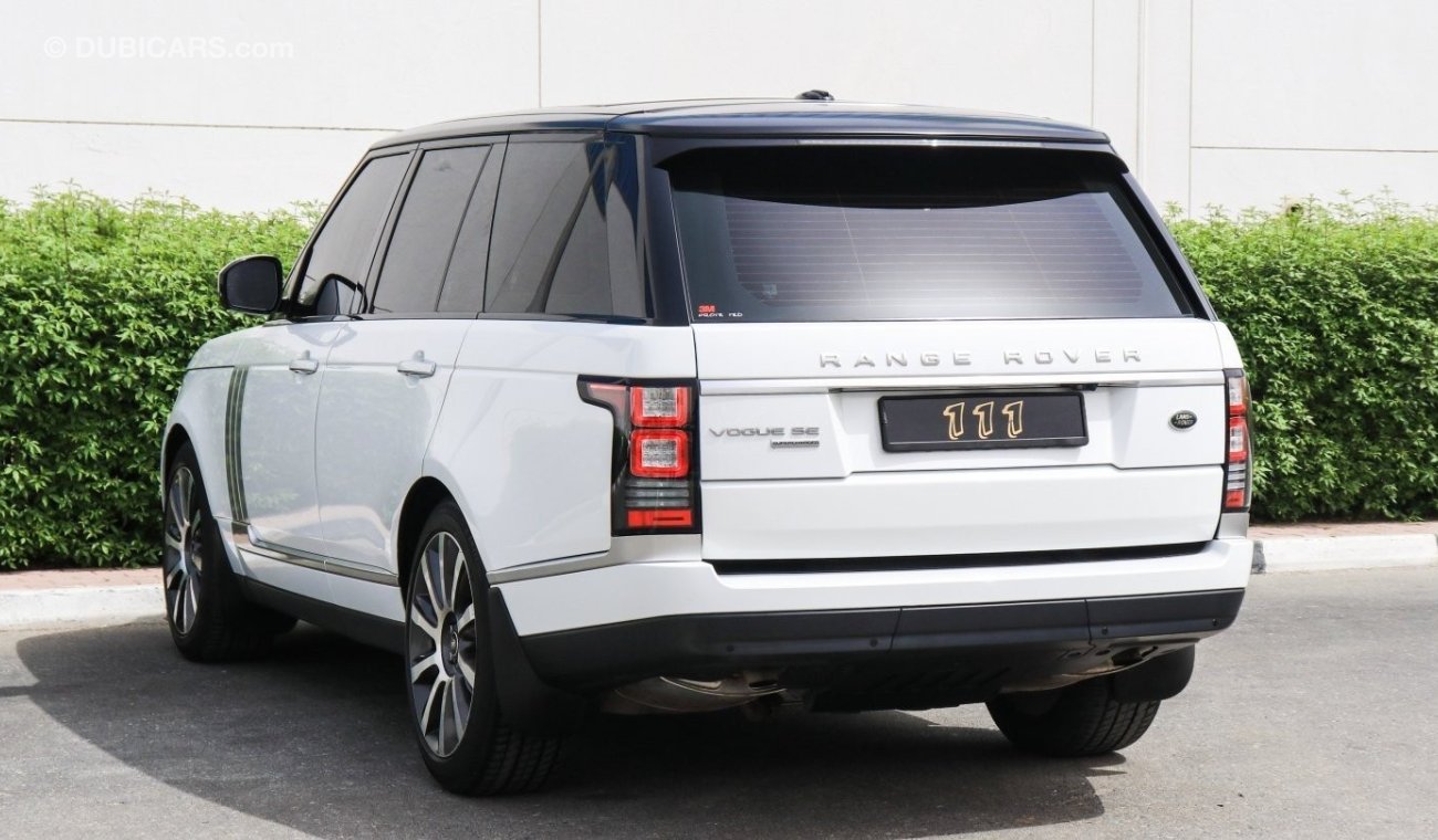 Land Rover Range Rover Vogue SE Supercharged Badge / GCC Specifications