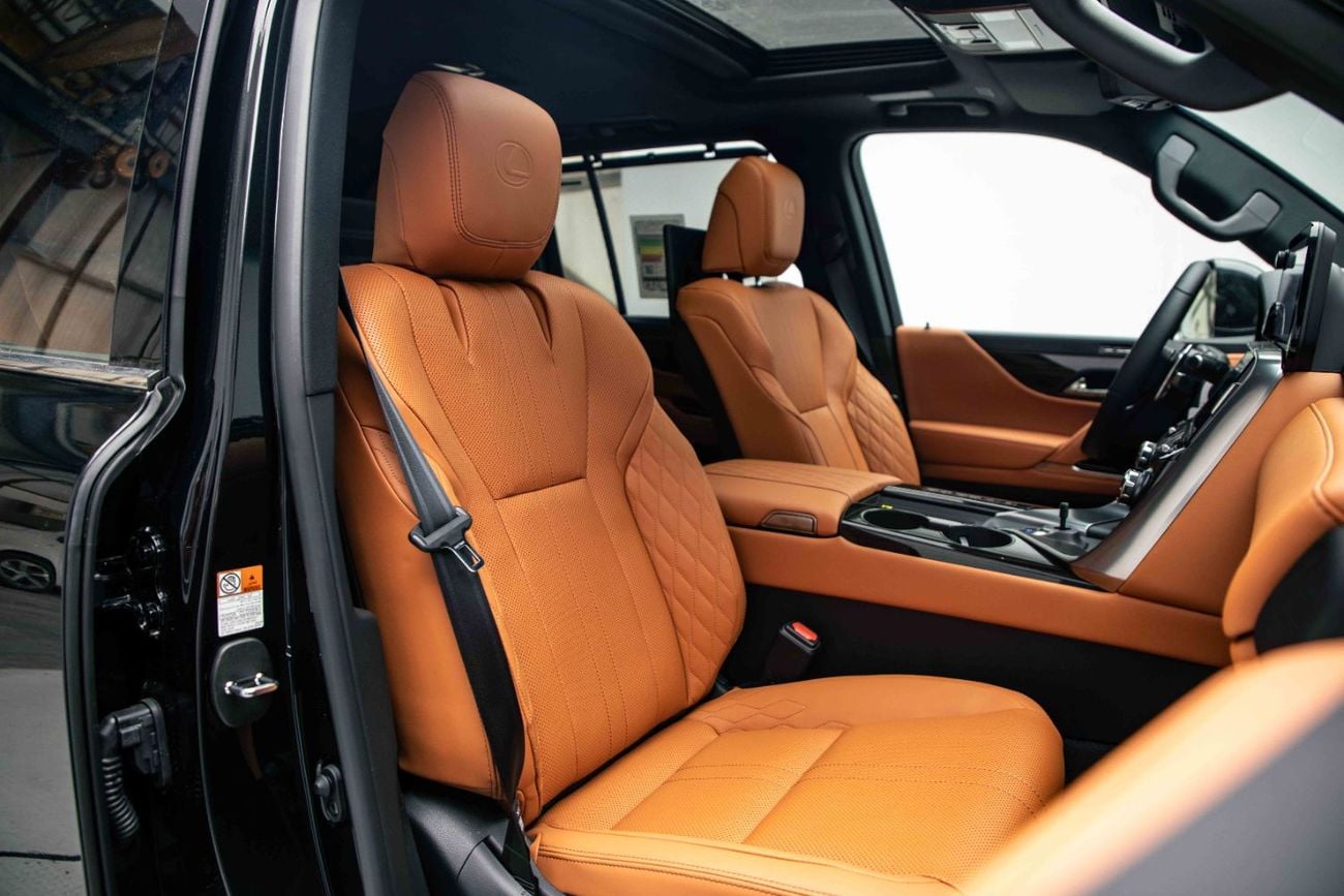 لكزس LX 700h VIP 3.5L - Graphite Black Inside VIP Sun Flair | Export Only