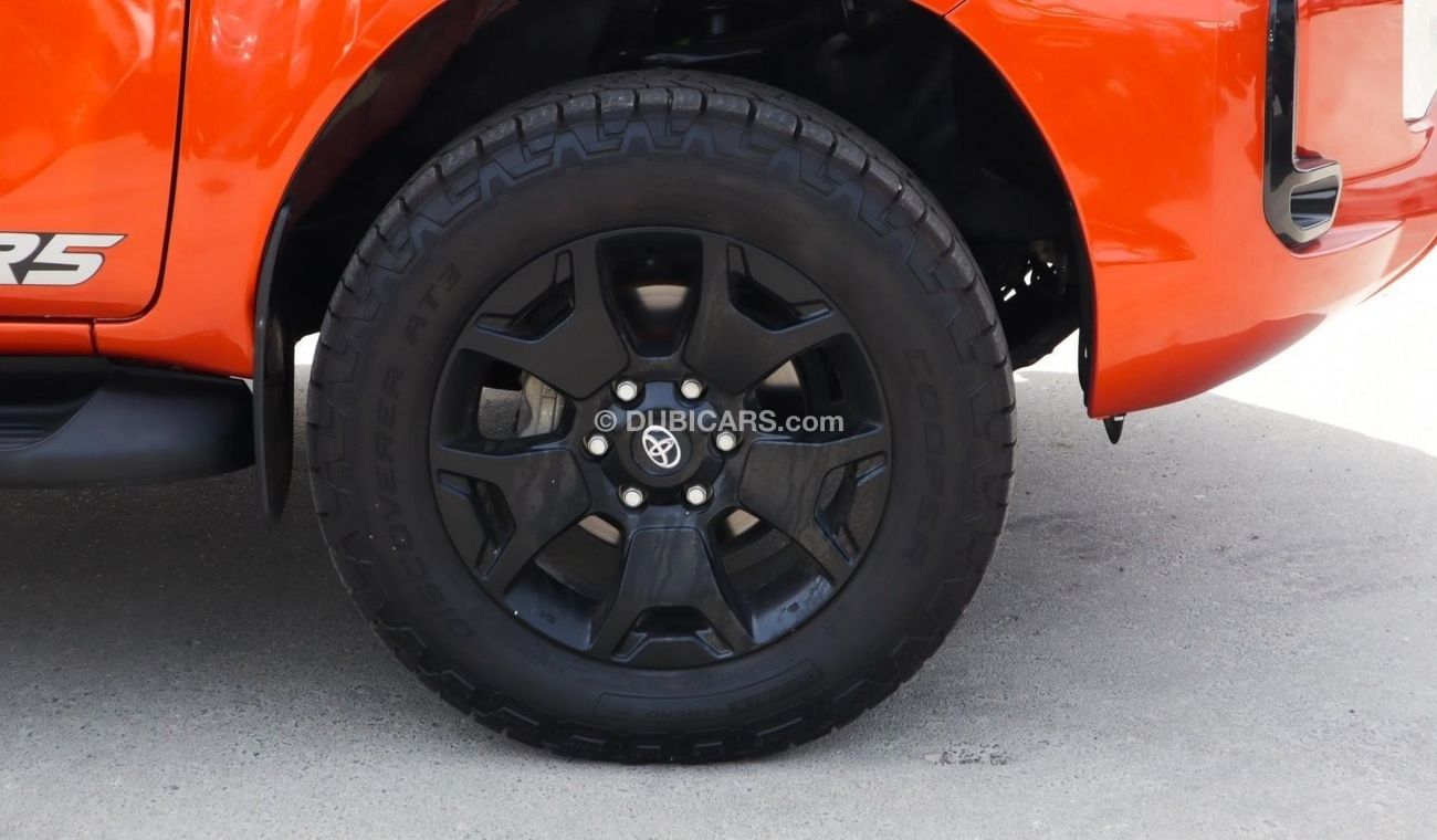 تويوتا هيلوكس SR5 Full option Clean Car