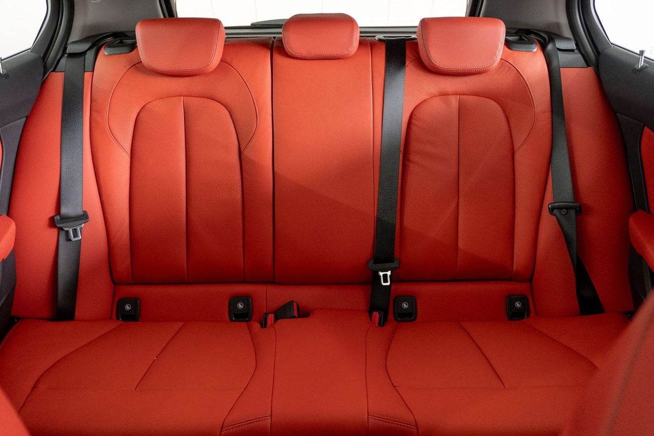 BMW 120i Exclusive 2.0L Sport Line