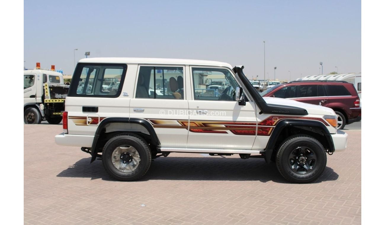 Toyota Land Cruiser 70 LHD - TOYOTA LAND CRUISER  76 4.5L V8 DIESEL 4WD LX MT - FO - W/ WINCH DIFF