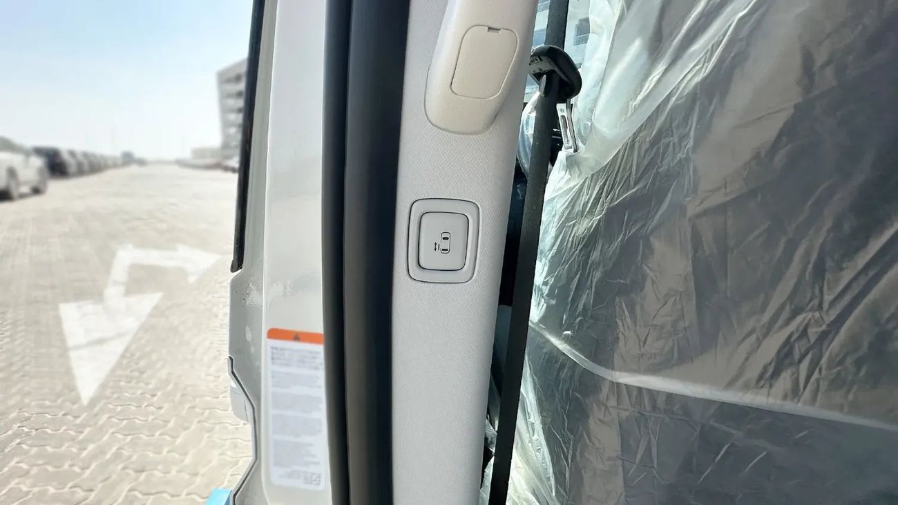 هيونداي ستاريا 3.5L 11 Seater Premier AT