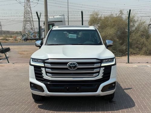 Toyota Land Cruiser VXR 3.5 HYBRID 2026 GCC SPEC WHITE/RED