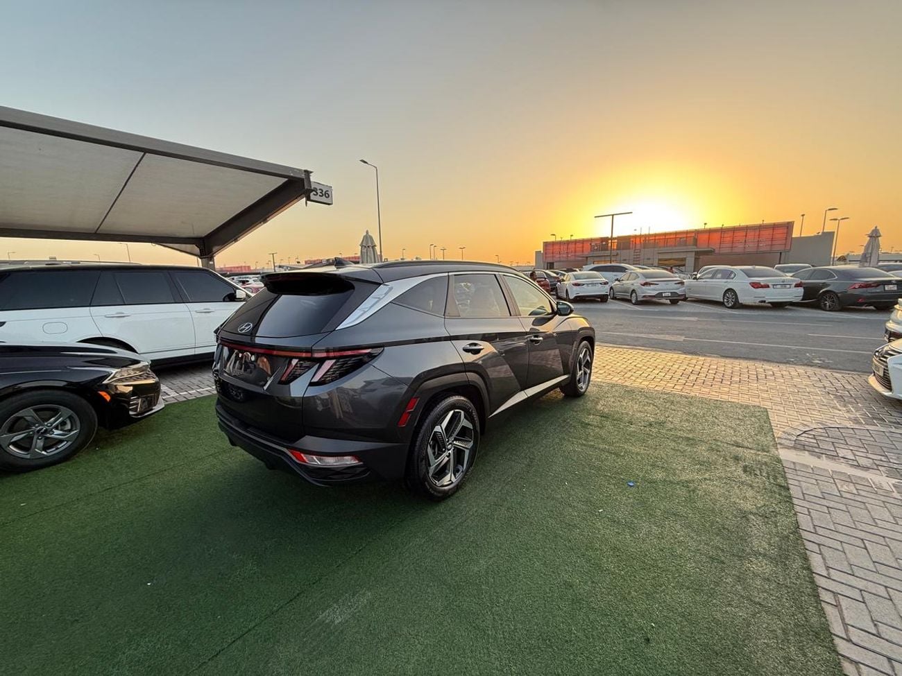 Hyundai Tucson ULTIMATE fully loaded with panoramic sunroof