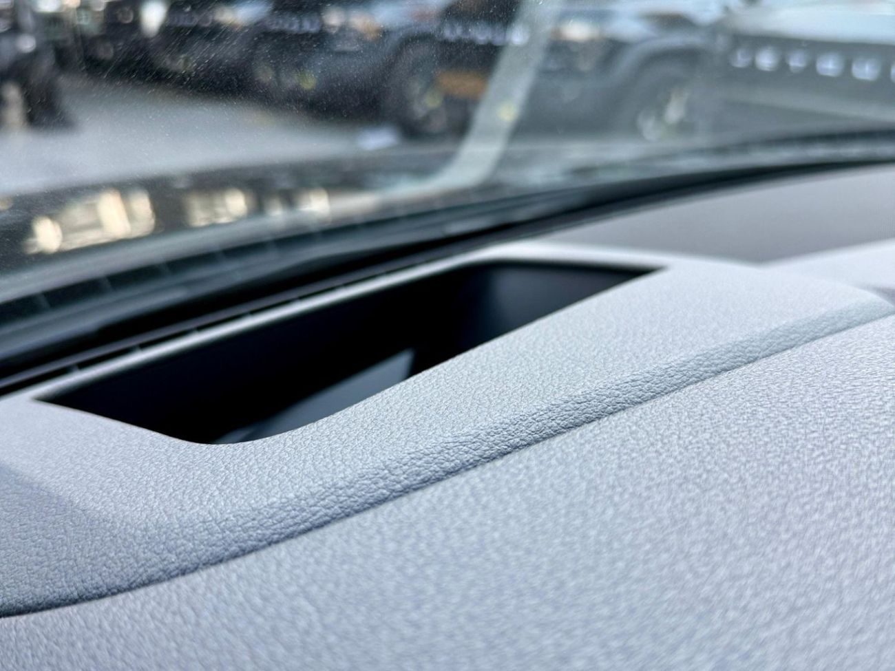 Audi A8 L 60 TFSI quattro 4.0L (460 HP)