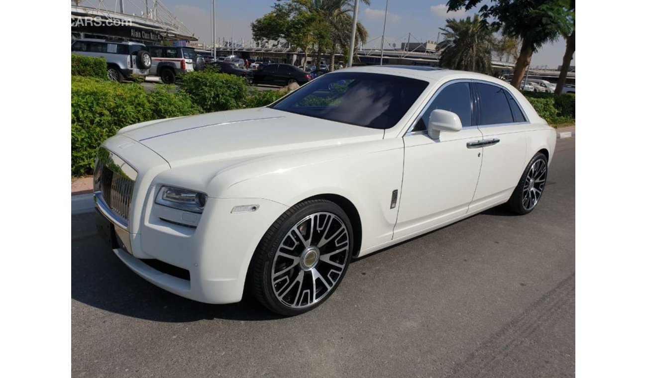 Rolls-Royce Ghost 2012 REAR ENTERTAINMENT JAPANESE SPECS