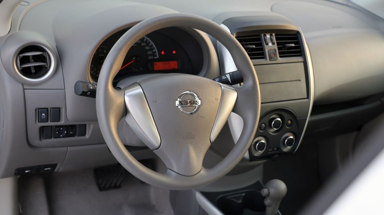 Nissan Sunny SV