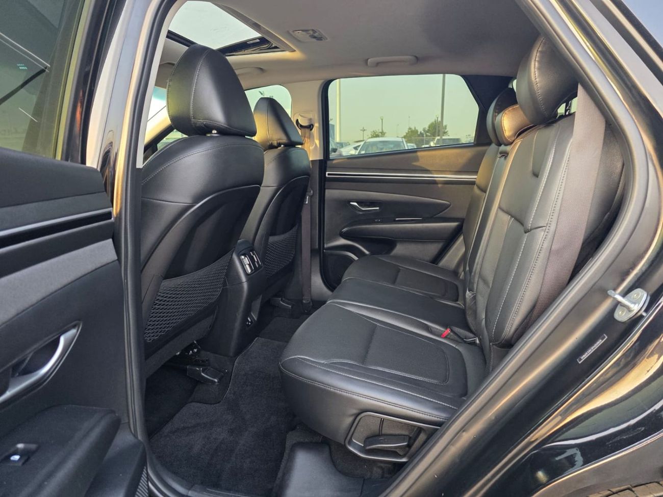 Hyundai Tucson Premium+ 2.5L Sunroof, Push button and trunk automatic