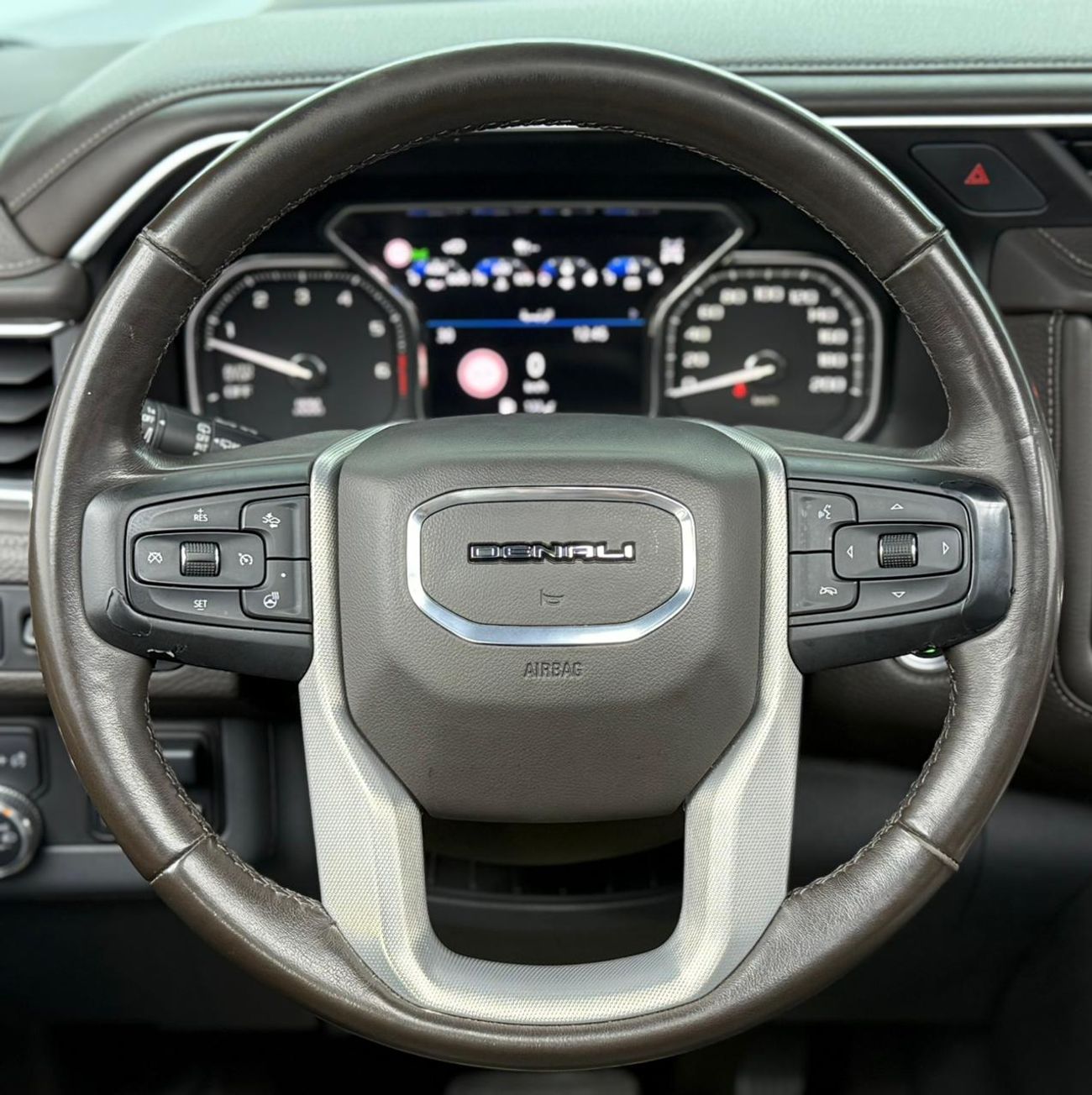 جي أم سي يوكون XL Denali 6.2L (8 Seater) 2021 GMC Yukon Denali XL, Warranty, Full GMC Service History, Fully Loaded, E