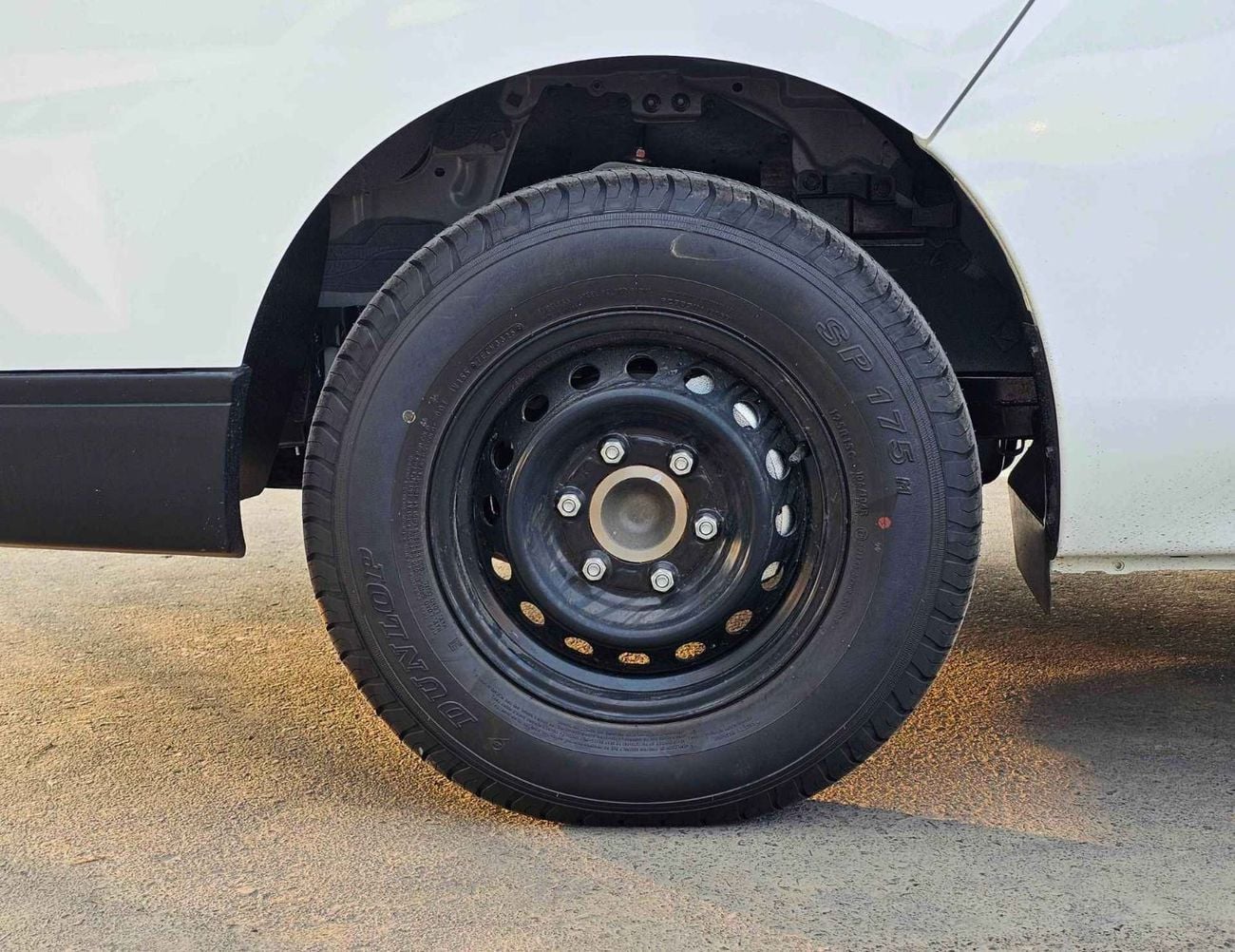 نيسان أورفان HIGHROOF | M/T | PANEL VAN | 2.5L V4 PETROL | FRONT COOLER (CODE#NHURPP)