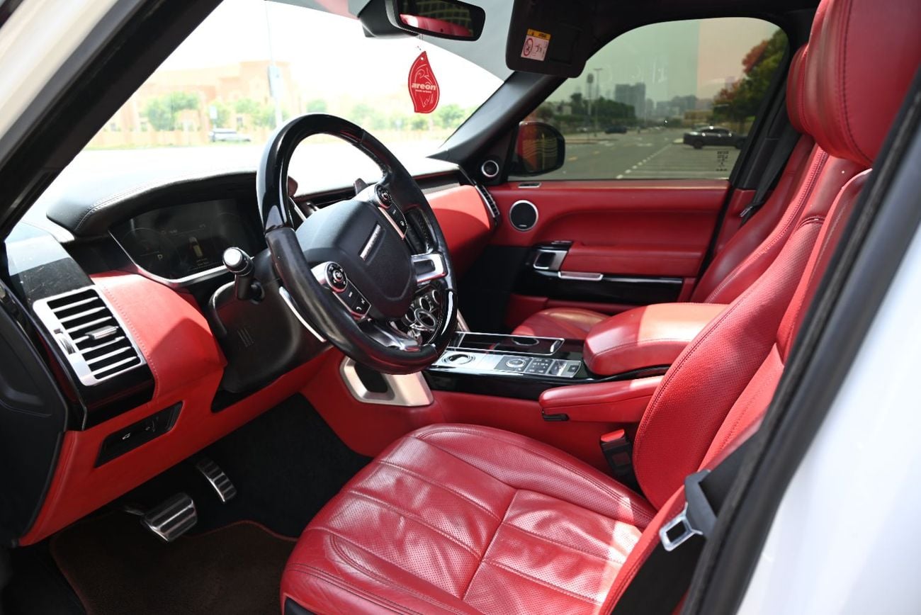 Land Rover Range Rover AUTOBIOGRAPHY -  AGENCY MAINTAINED - ACCIDENT FREE - RANGE ROVER SUPERCHARGED 2015 - GCC - WELL MAIN