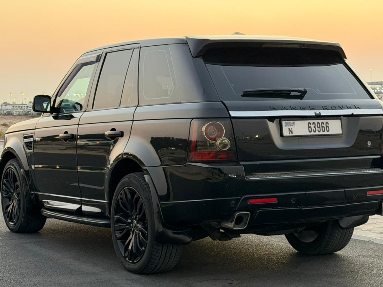 Land Rover Range Rover Sport in excellent condition.