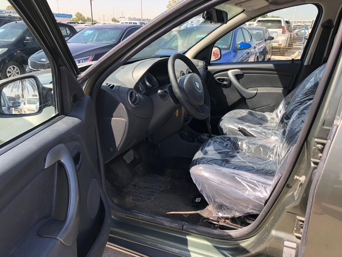 Renault Duster 2.0L, 16" Tyre, Roof Rail, Front Door Speakers, MP3, CD-Player, Bluetooth, LOT-3289