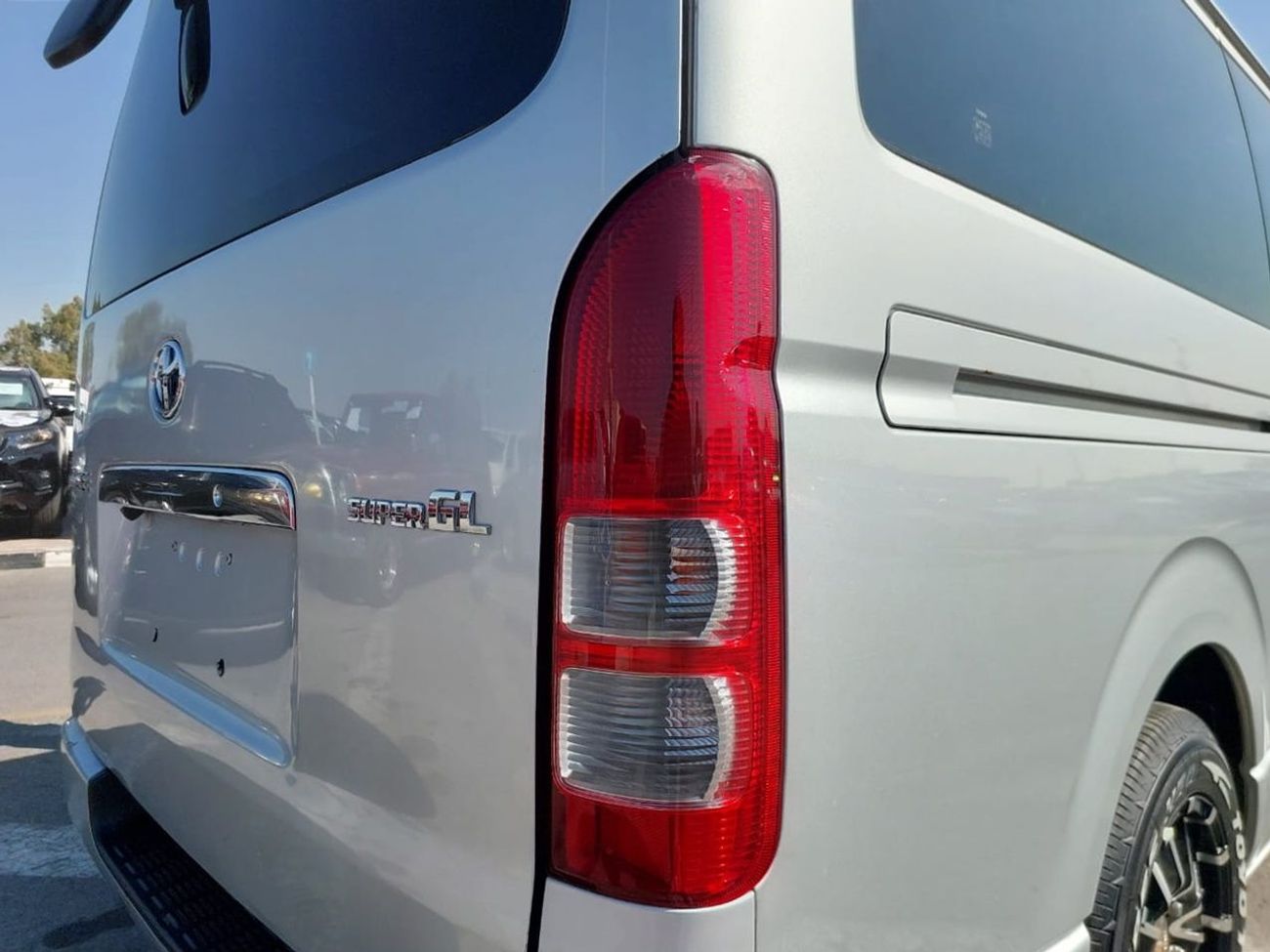 Toyota Hiace TOYOTA HIACE VAN RHD 2008 MODEL 3.0 L DIESEL AUTOMATIC(PM22759)