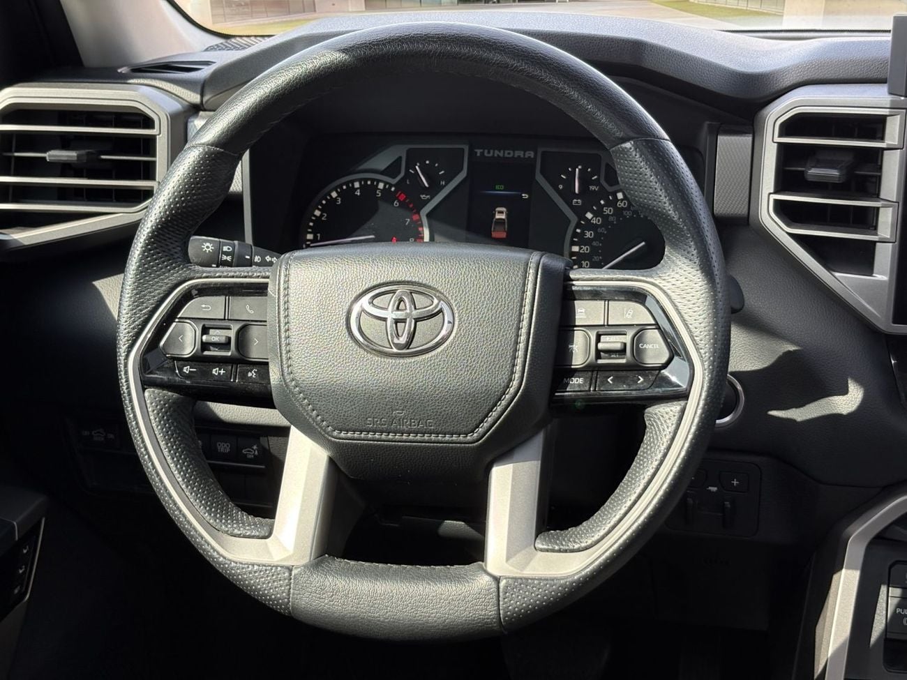 Toyota Tundra AED 2,560 P.M | 0% DOWN PAYMENT | TOYOTA TUNDRA LIMITED CREWMAX | 2022