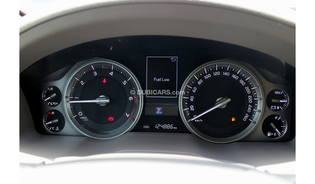 تويوتا لاند كروزر (2017) GXR V8 5.7 GCC, FULL HISTORY SERVICE