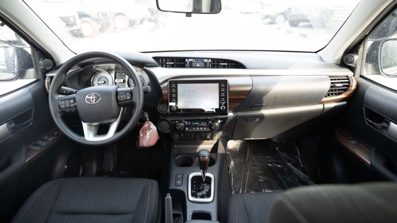تويوتا هيلوكس GLX 2.7L Double Cab Utility RWD A/T