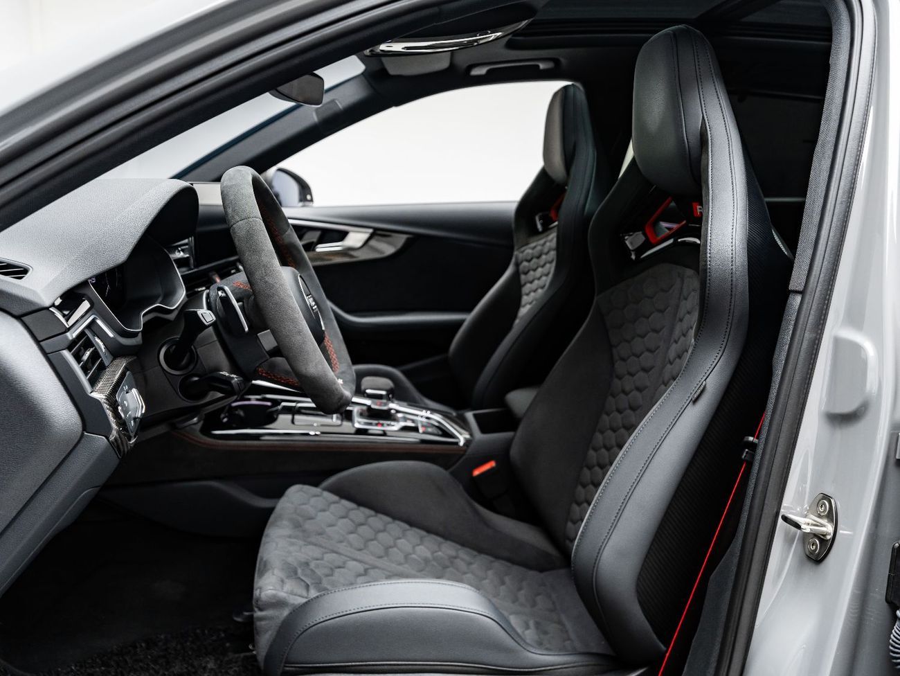 Audi RS4 2024 Audi RS4, 2027 Audi Warranty + 2029 Audi Service Contract, Carbon Bucket Seats, Low KMs, GCC