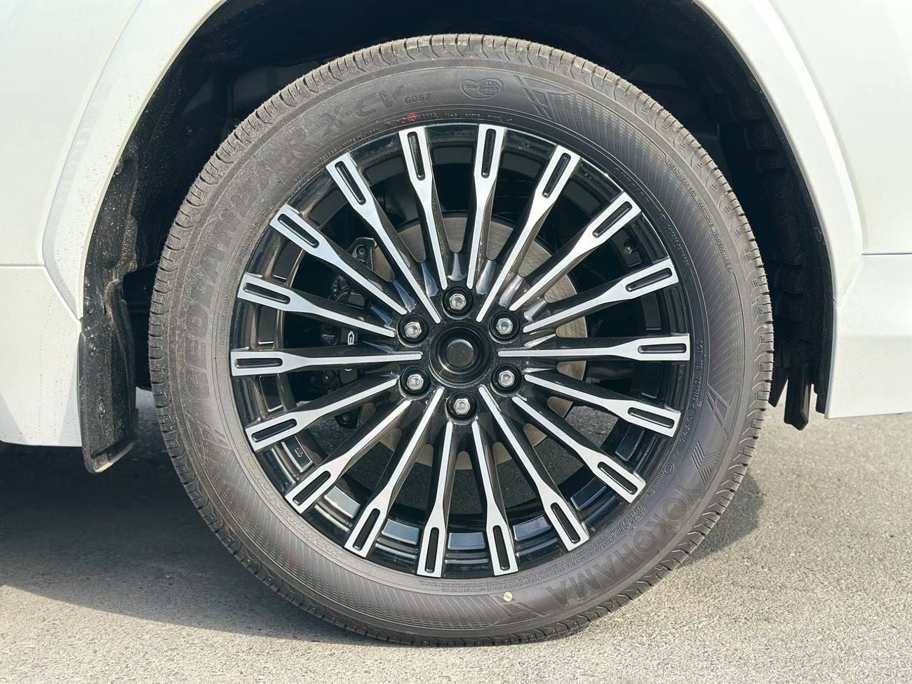 لكزس LX 600 LX600 VIP 3.5 لتر PTR أوتوماتيك // 2026 // كاملة المواصفات: مقاعد VIP، رادار وشاشة عرض رأسية، كاميرا