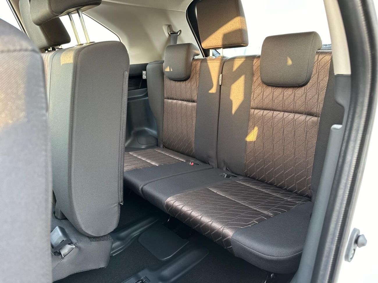 Toyota Innova 2024, PETROL 2.0L 0KM, GCC SPEC, 8-SEATERS, EXPORT PRICE