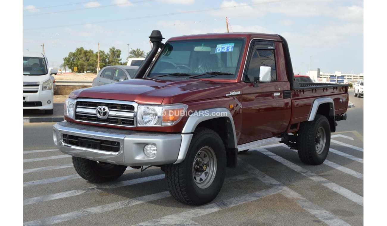 Toyota Land Cruiser Pick Up 1HZ Engine clean car