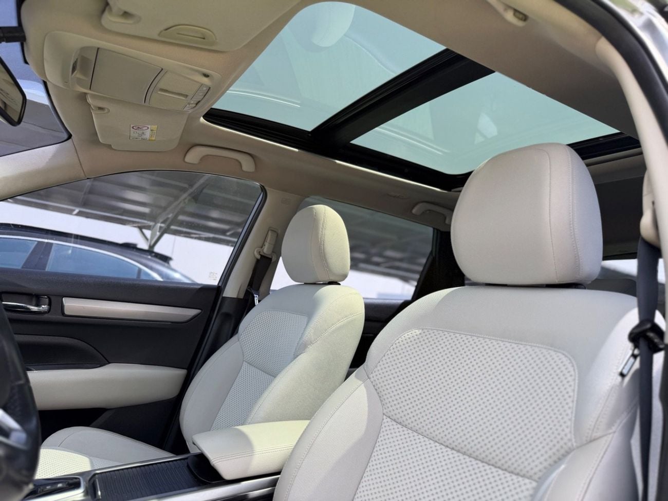 Renault Koleos 2.5L LE (4WD) Renault Koleos 4WD Full Option / GCC / 2018 / Free Accident