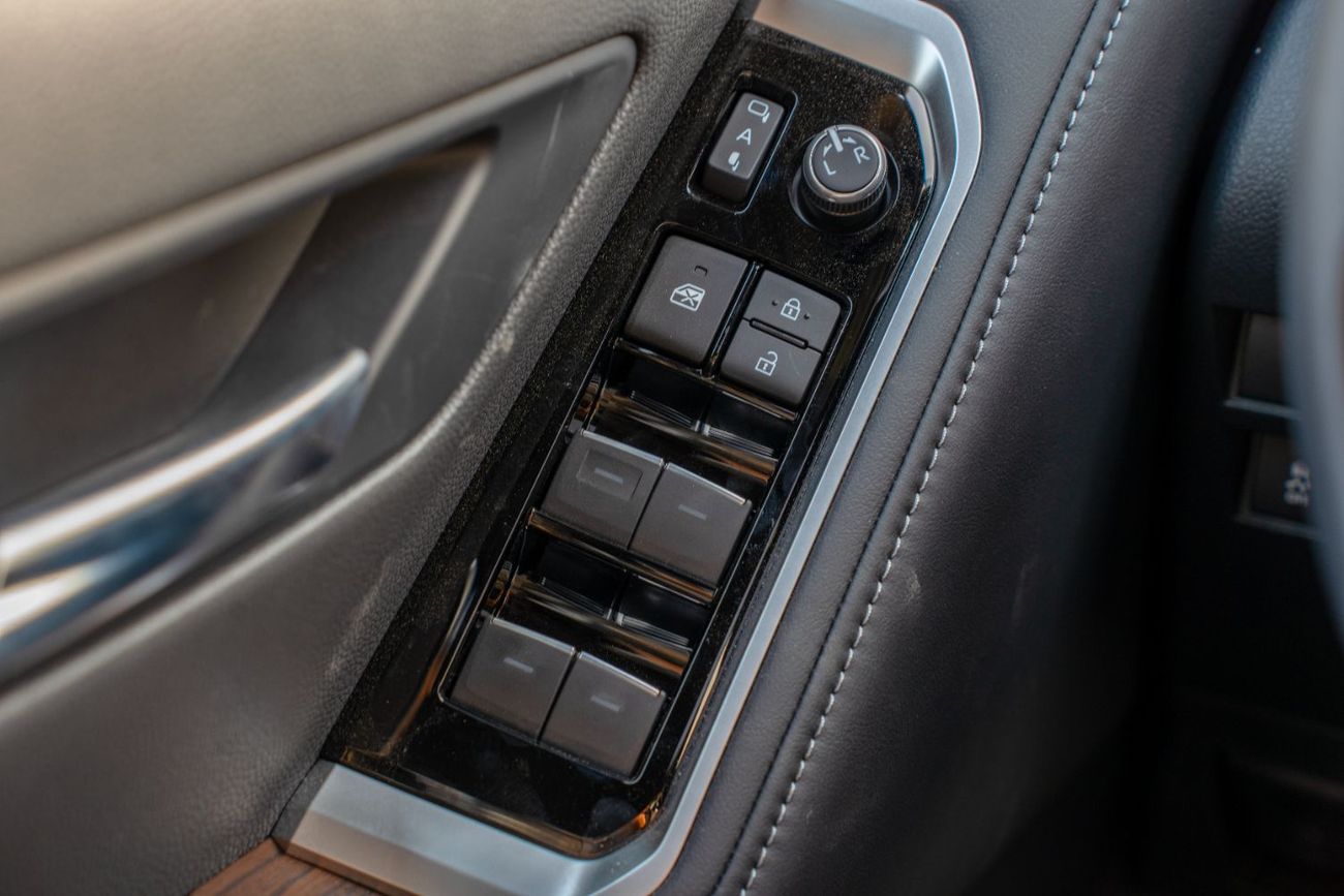 تويوتا لاند كروزر Toyota Land Cruiser VX 2025 4.0L Petrol