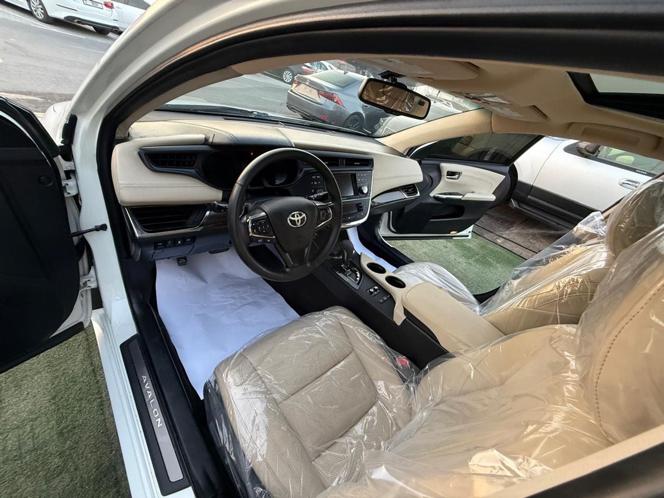 Toyota Avalon LIMITED First Owner Showroom Condition