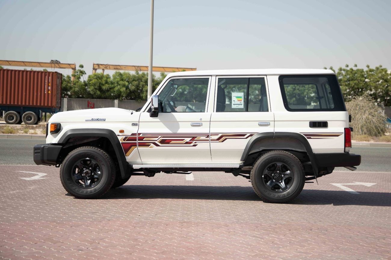 تويوتا لاند كروزر LC76 Hardtop LX 4.0L - Manual - White Inside Bluish Grey | Export Only