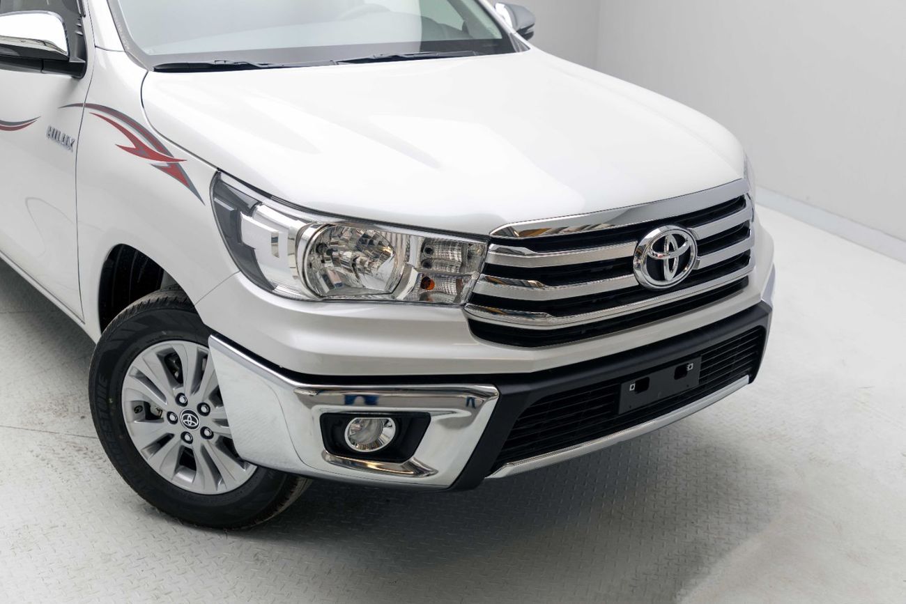 تويوتا هيلوكس HI 2.7L - Platinum White Pearl Inside Maroon | Export Only