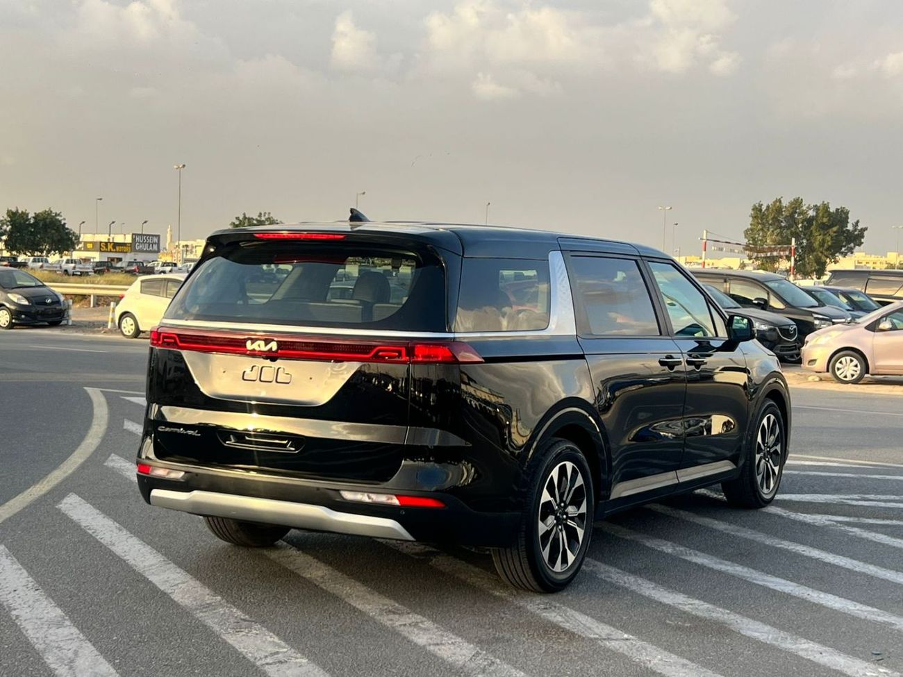 كيا كارنيفال 2022 Kia Carnival EX 3.5 V6 FWD- Full Option - 7 Seater - Front & Rear Radar Sensor - Trunk / Door F