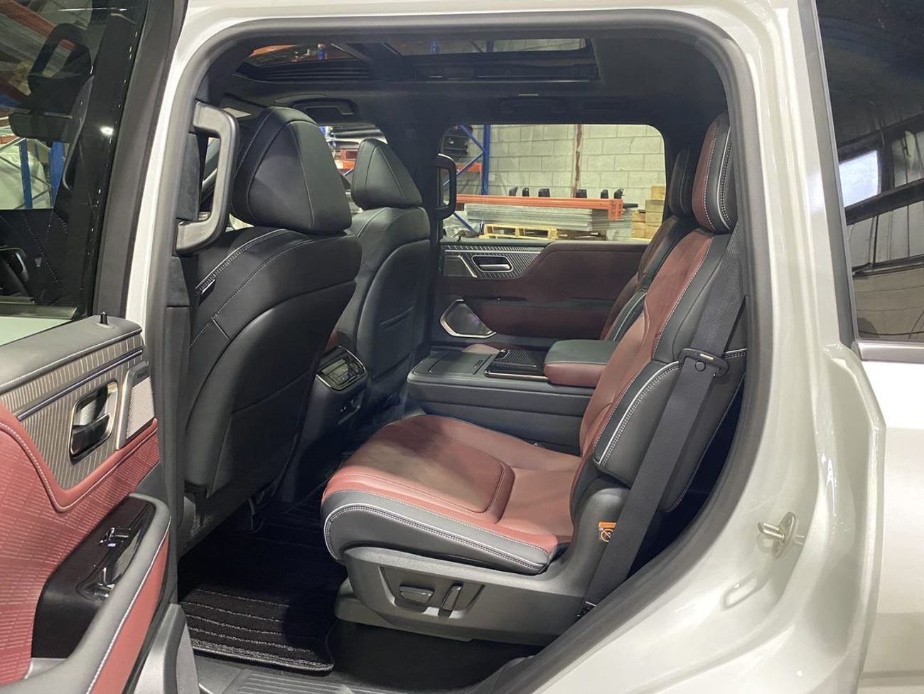 إنفينيتي QX80 AUTOGRAPH CAPTAIN CHAIRS