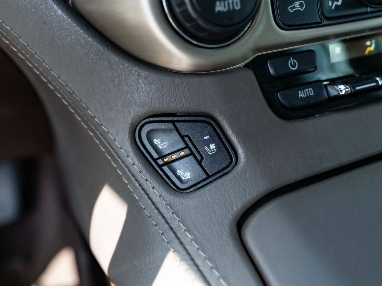 جي أم سي يوكون Denali 6.2L (8 Seater)