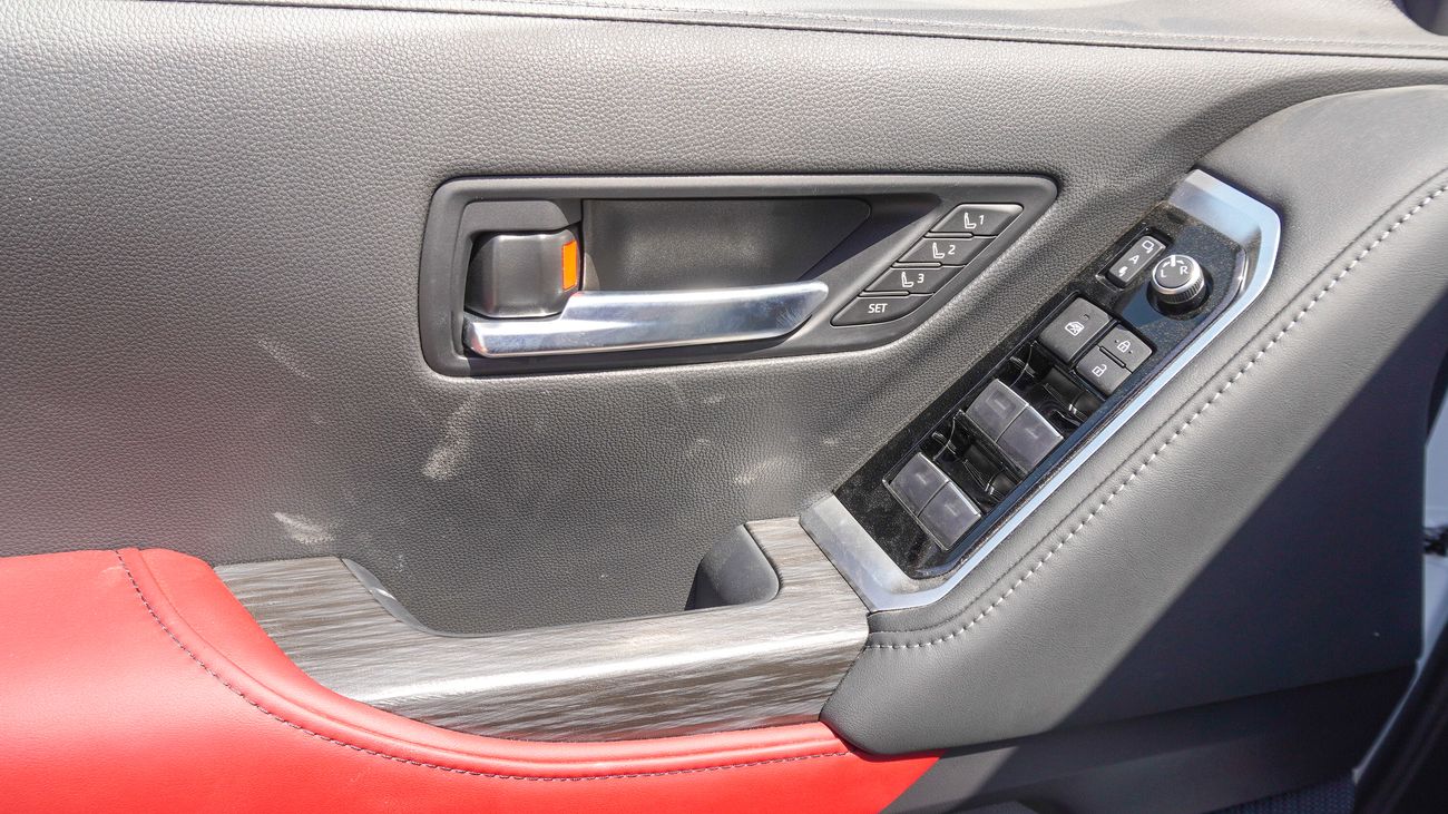 Toyota Land Cruiser GR SPORT 3.5L V6 Oman Specs