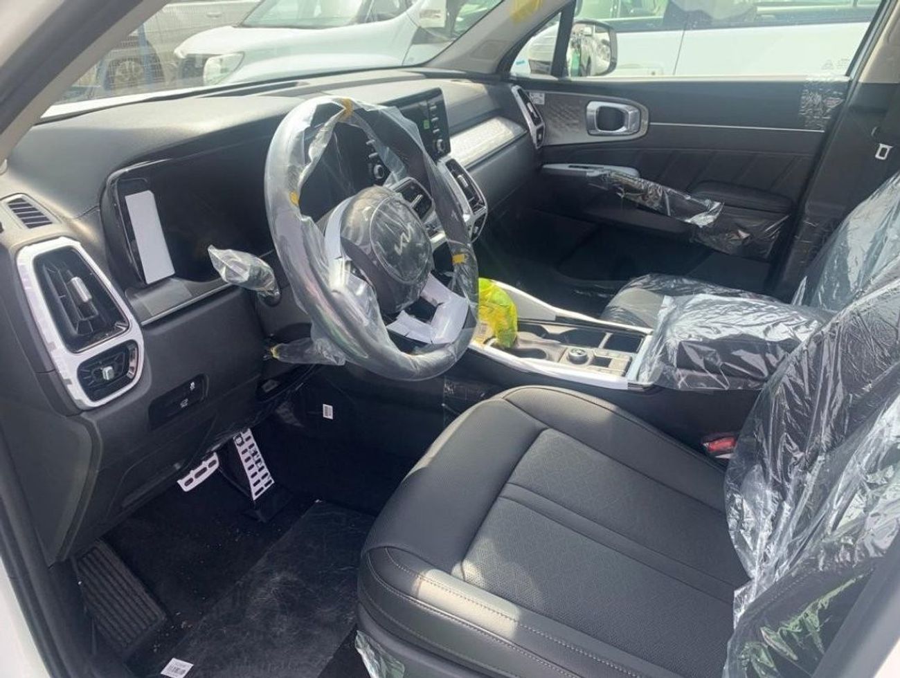 كيا سورينتو Std 2.5L FWD