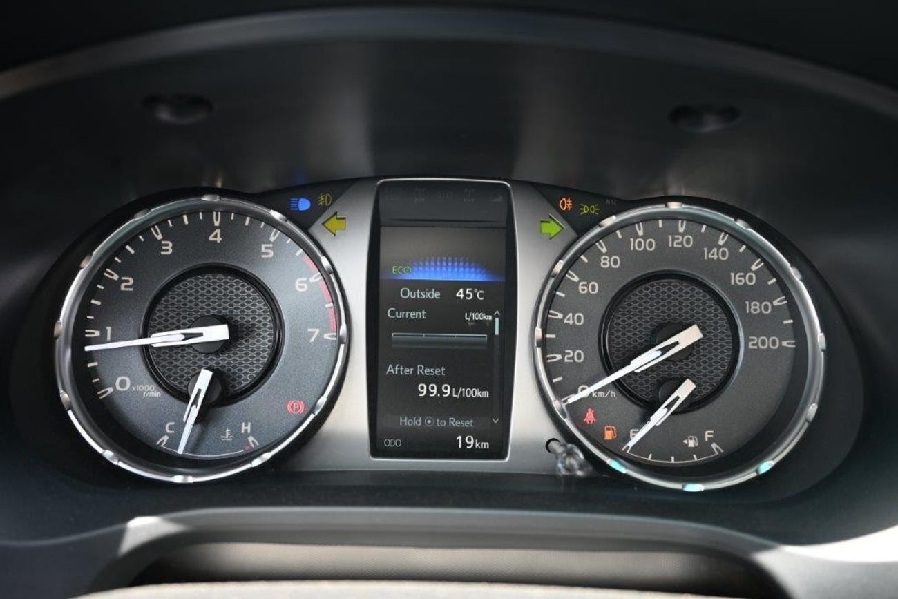 Toyota Hilux 2025 MODEL TOYOTA HILUX DOUBLE CAB PICKUP SR5 2.7L PETROL 4WD 5-SEATER MANUAL TRANSMISSION - EURO4.