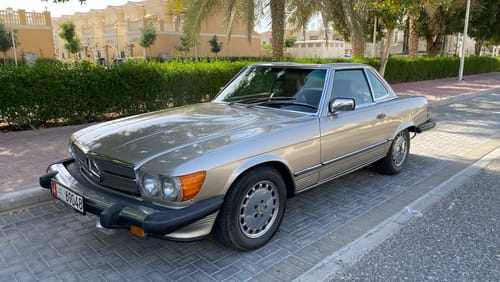 مرسيدس بنز 560 SL R107 in excellent condition
