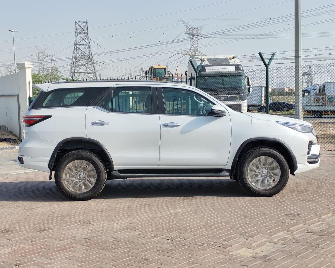 Toyota Fortuner 2026 Toyota Fortuner SR5 2.8L 4-Cyl Turbo Diesel A/T AWD 4x4 Export Only