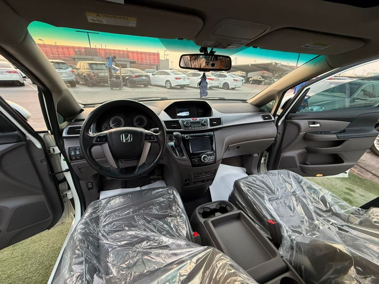 Honda Odyssey TOURING fully loaded in showroom condition