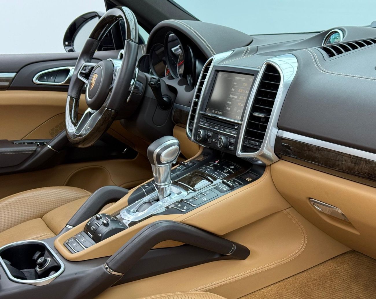 Porsche Cayenne S 3.0L 2015 Porsche Cayenne S, Full Porsche Service History, Very Low Kms, GCC