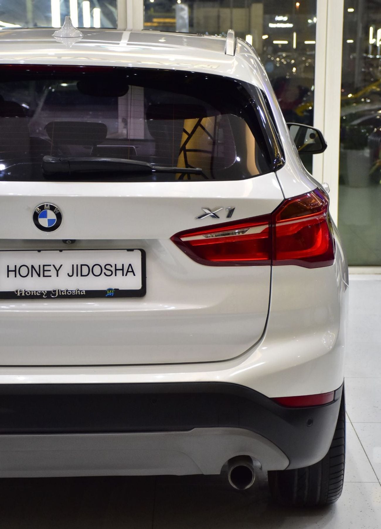 BMW X1 SDRIVE 20i EXCLUSIVE EXCELLENT DEAL for our BMW X1 sDrive20i ( 2017 Model ) in White Color GCC Specs