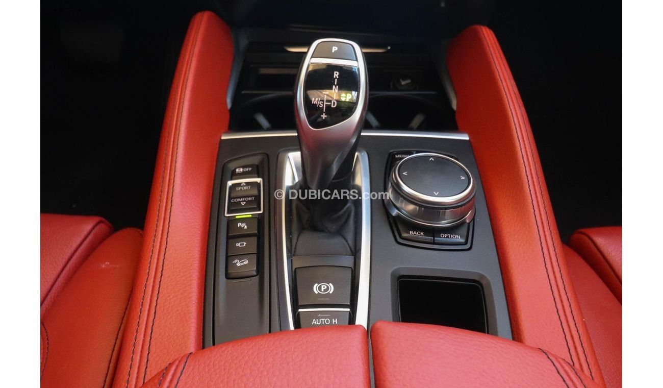 بي أم دبليو X6 F16