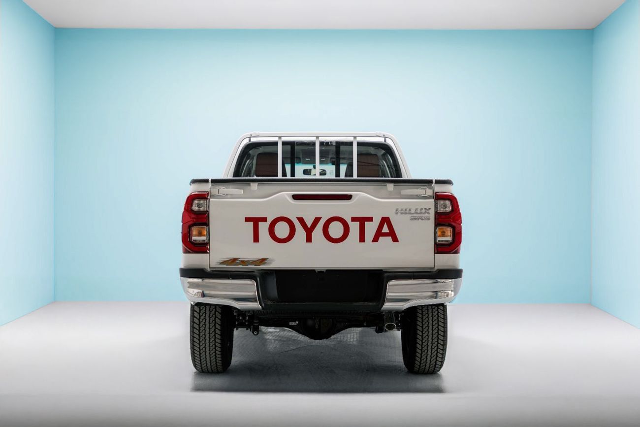 تويوتا هيلوكس Double Cab 2.7L Full Option