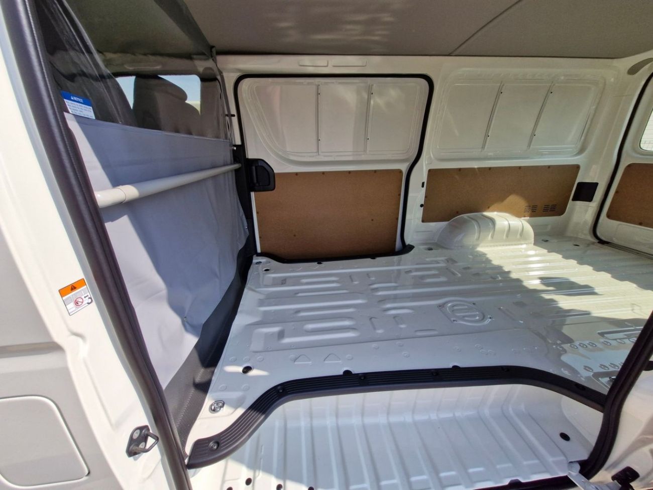 تويوتا هاياس 2025 Toyota Hiace STD Roof M/T 2.7L Petrol PANEL VAN Brand New 0Km