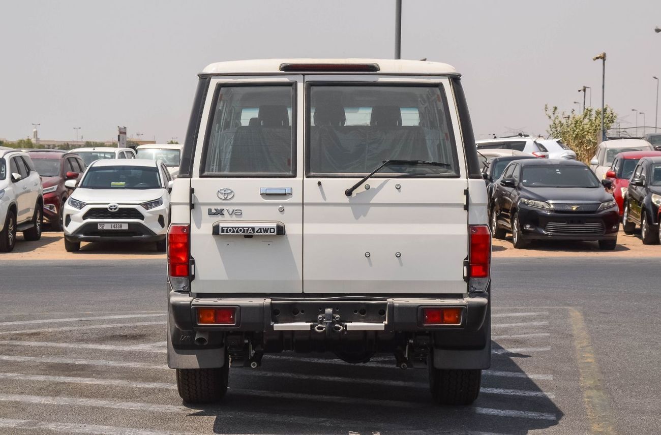 Toyota Land Cruiser 70 TOYOTA LAND CRUISER 76 4.0L 4WD MT 5DOOR SUV 2025